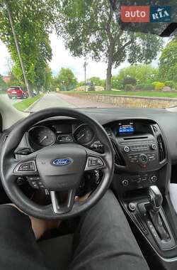 Седан Ford Focus 2016 в 