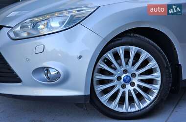 Седан Ford Focus 2011 в 