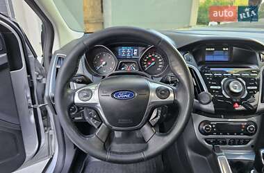 Седан Ford Focus 2011 в 