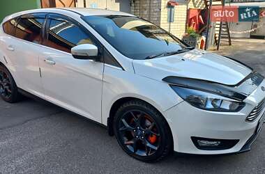 Хэтчбек Ford Focus 2013 в 