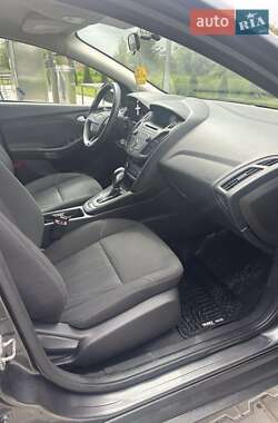 Хетчбек Ford Focus 2015 в 