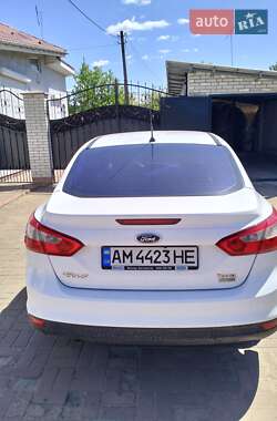 Седан Ford Focus 2014 в 