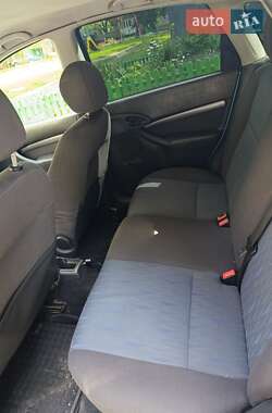 Хетчбек Ford Focus 2002 в 