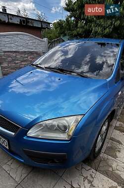Хэтчбек Ford Focus 2004 в 
