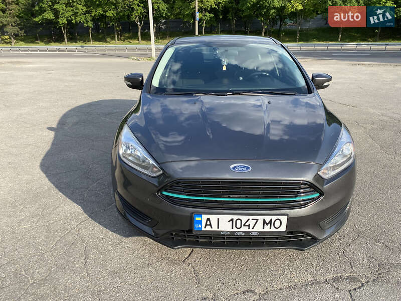 Хэтчбек Ford Focus 2016 в Днепре