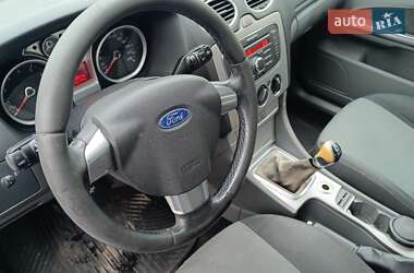 Седан Ford Focus 2010 в 