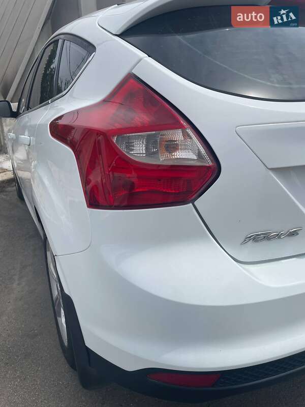 Хетчбек Ford Focus 2014 в Дніпрі