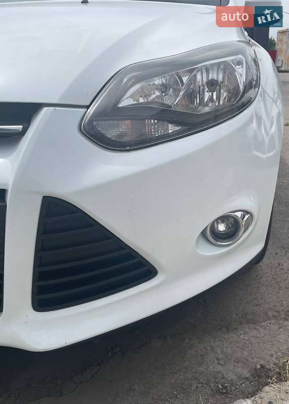Хетчбек Ford Focus 2014 в Дніпрі