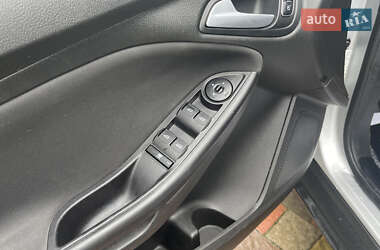 Хэтчбек Ford Focus 2015 в 