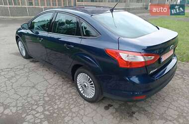 Седан Ford Focus 2011 в 
