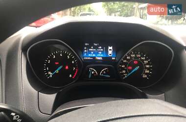 Седан Ford Focus 2015 в 