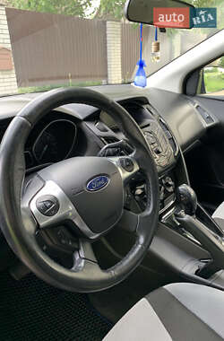 Хэтчбек Ford Focus 2013 в 