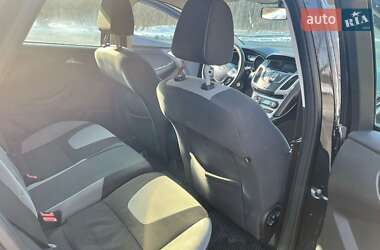 Хетчбек Ford Focus 2013 в 
