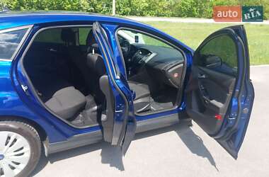 Хэтчбек Ford Focus 2015 в 