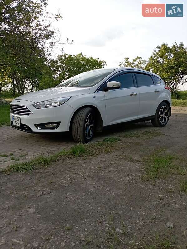 Хэтчбек Ford Focus 2015 в Днепре