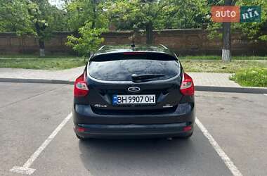 Хэтчбек Ford Focus 2014 в 