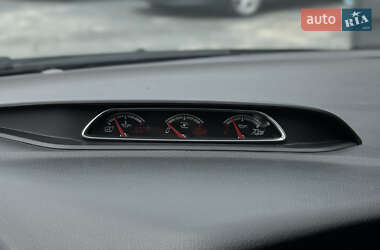 Хэтчбек Ford Focus 2014 в 