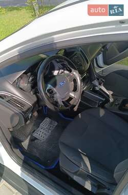 Хэтчбек Ford Focus 2014 в 