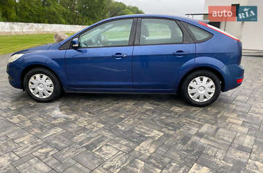 Хэтчбек Ford Focus 2010 в 