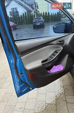 Седан Ford Focus 2012 в 