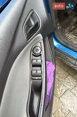Седан Ford Focus 2012 в 