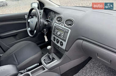 Хэтчбек Ford Focus 2007 в 