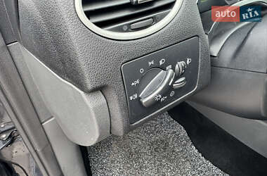 Хэтчбек Ford Focus 2007 в 