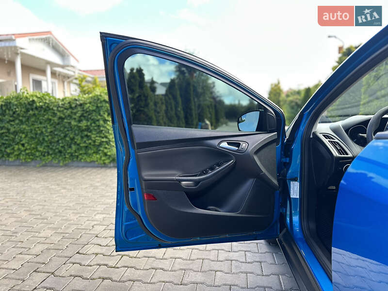 Хэтчбек Ford Focus 2015 в Одессе