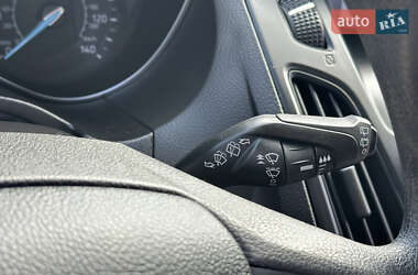 Хэтчбек Ford Focus 2015 в 