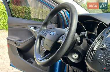 Хэтчбек Ford Focus 2015 в 