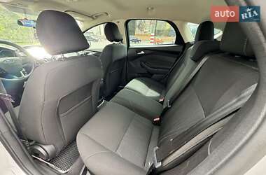 Хетчбек Ford Focus 2014 в 