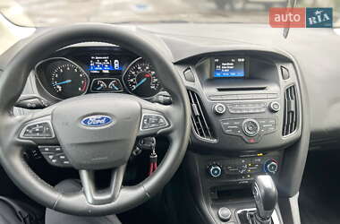 Седан Ford Focus 2015 в 