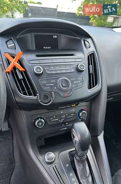Седан Ford Focus 2015 в 