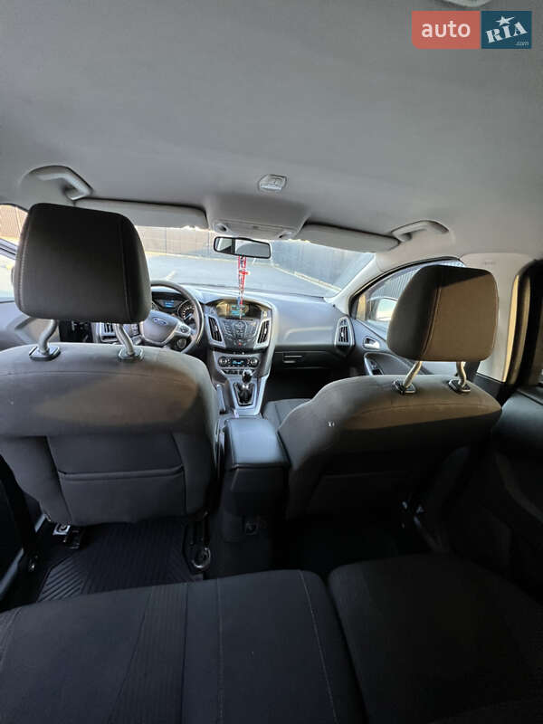 Хэтчбек Ford Focus 2014 в Перегинском