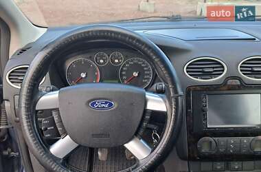 Хэтчбек Ford Focus 2006 в 