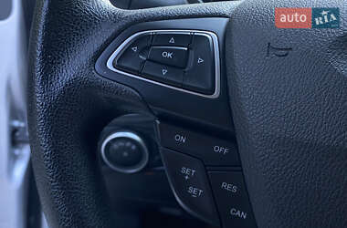 Хетчбек Ford Focus 2015 в 