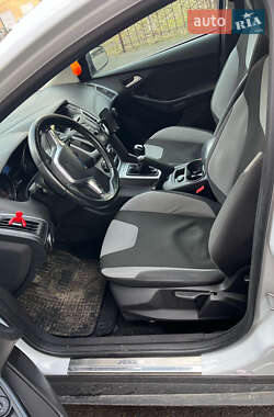 Хэтчбек Ford Focus 2013 в 