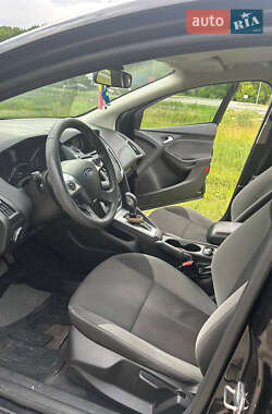 Хэтчбек Ford Focus 2012 в 