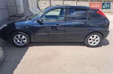 Хэтчбек Ford Focus 2001 в 