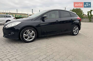 Хэтчбек Ford Focus 2011 в 