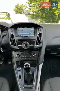 Хэтчбек Ford Focus 2017 в 