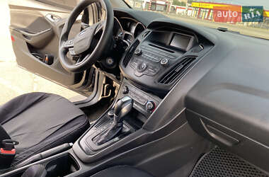 Хэтчбек Ford Focus 2015 в 