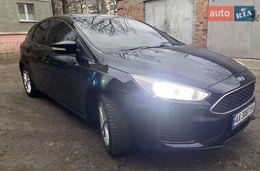 Хэтчбек Ford Focus 2015 в 