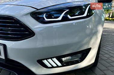 Хэтчбек Ford Focus 2015 в 