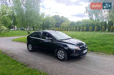 Хэтчбек Ford Focus 2011 в 
