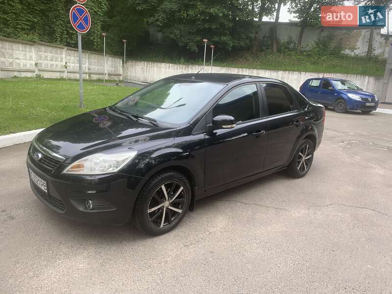 Седан Ford Focus 2011 в 