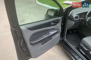 Седан Ford Focus 2011 в 