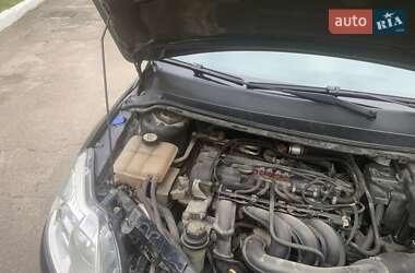 Седан Ford Focus 2011 в 