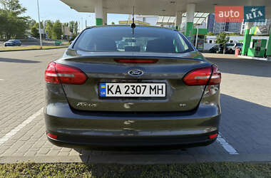 Седан Ford Focus 2016 в 