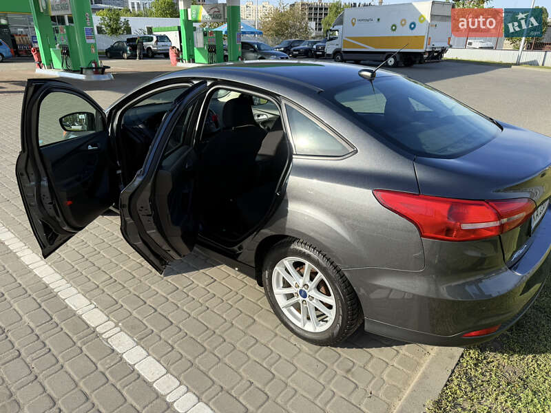 Седан Ford Focus 2016 в Киеве